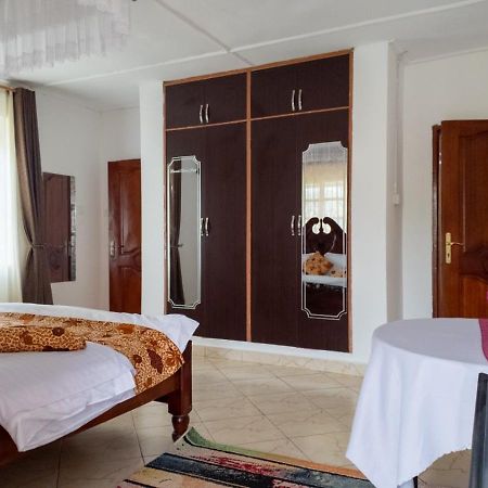 Riverside Resort Hotel Kabale Eksteriør billede