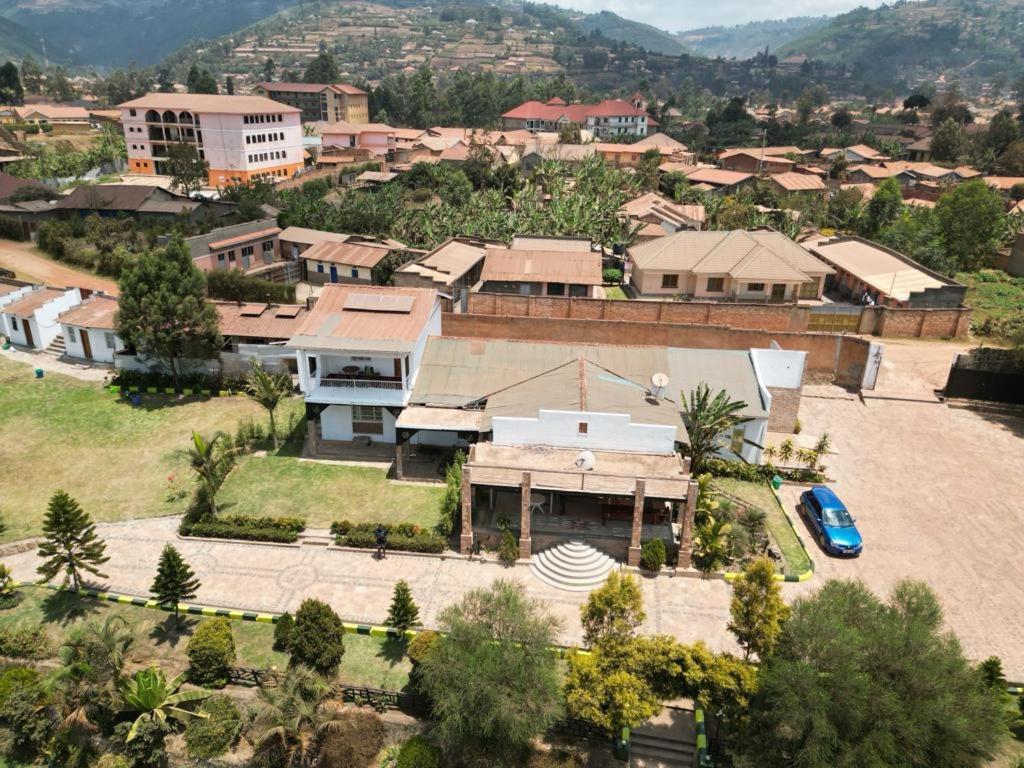 Riverside Resort Hotel Kabale Eksteriør billede