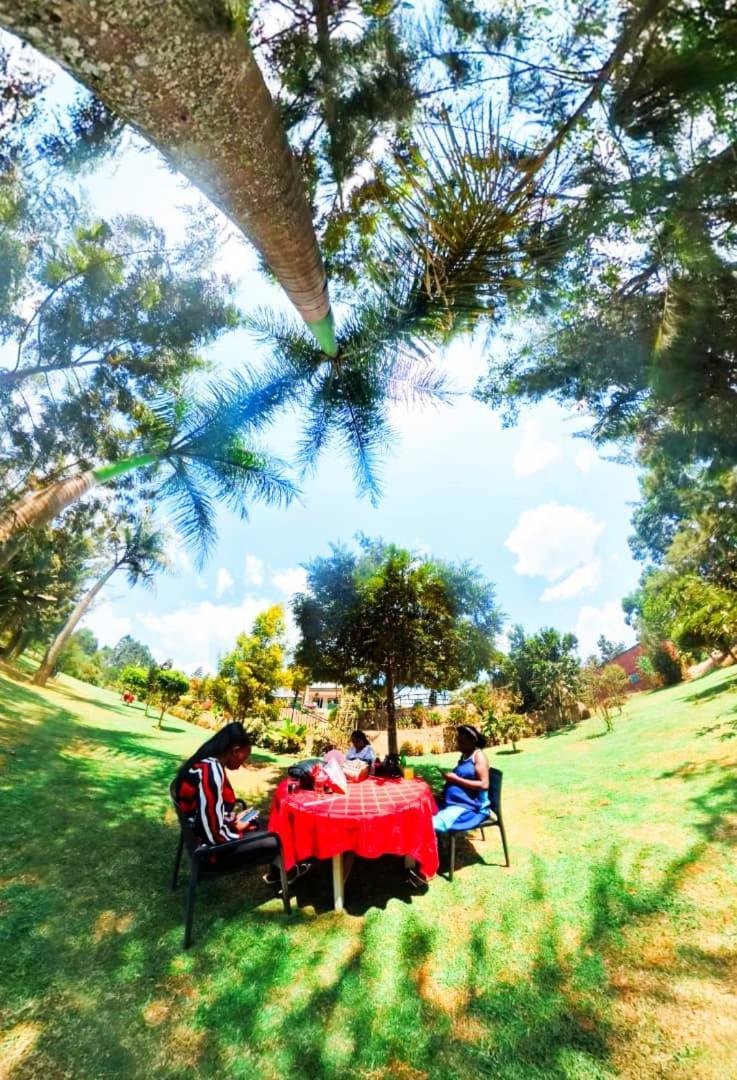 Riverside Resort Hotel Kabale Eksteriør billede