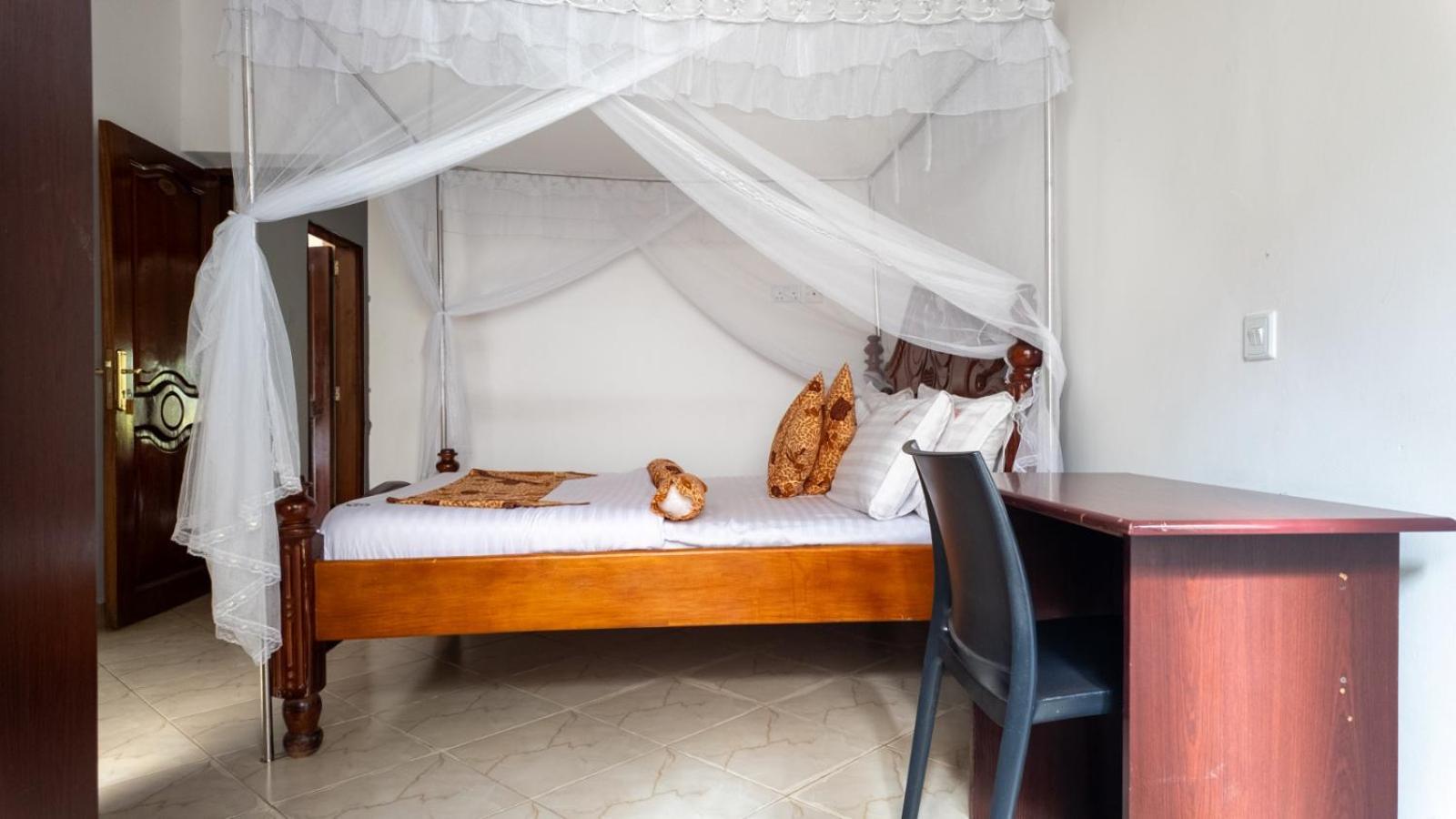Riverside Resort Hotel Kabale Eksteriør billede